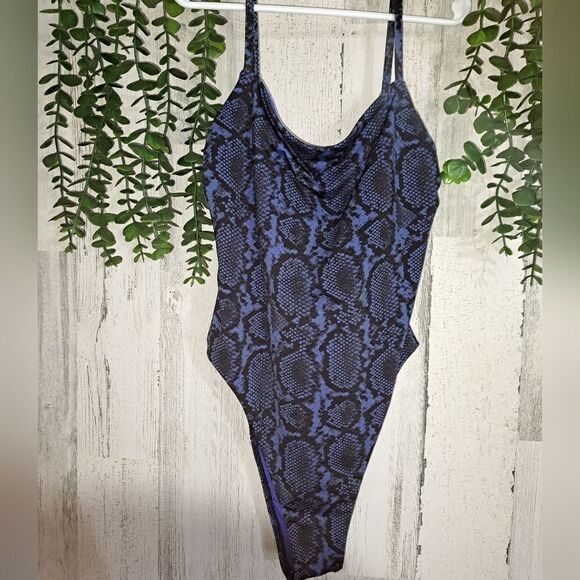 Vitamin A Jenna One Piece Swim Suit - Picture 2 of 13